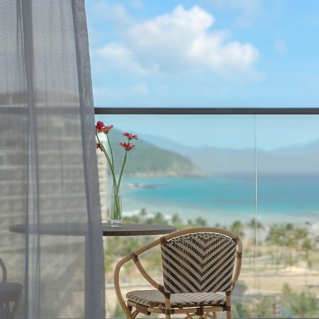 Aquamarine Beachfront Resort & Spa Cam Ranh Exteriör bild