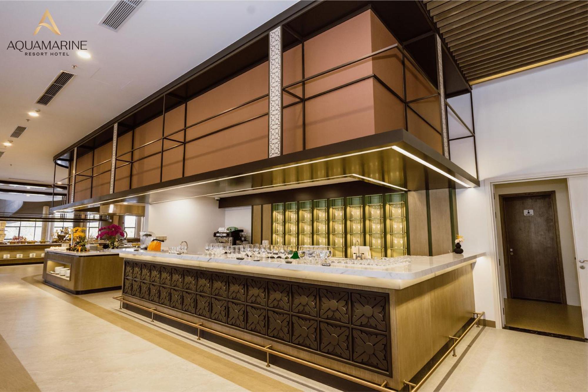 Aquamarine Beachfront Resort & Spa Cam Ranh Exteriör bild