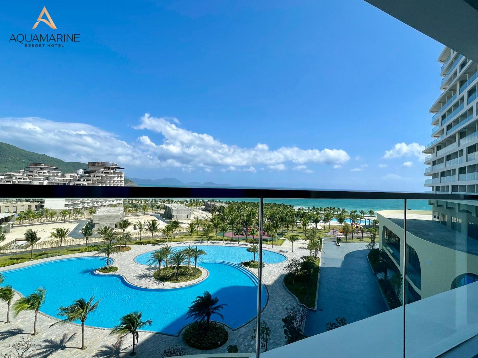 Aquamarine Beachfront Resort & Spa Cam Ranh Exteriör bild