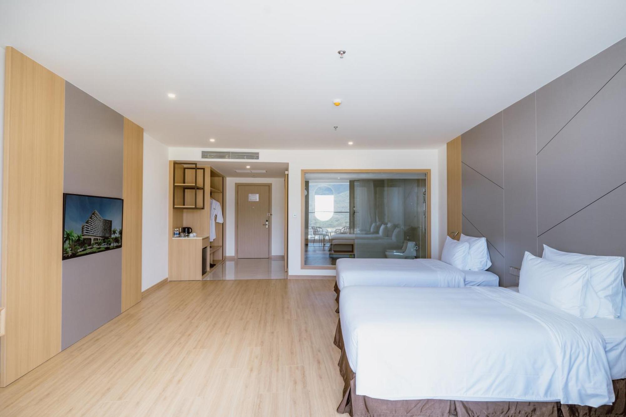 Aquamarine Beachfront Resort & Spa Cam Ranh Exteriör bild