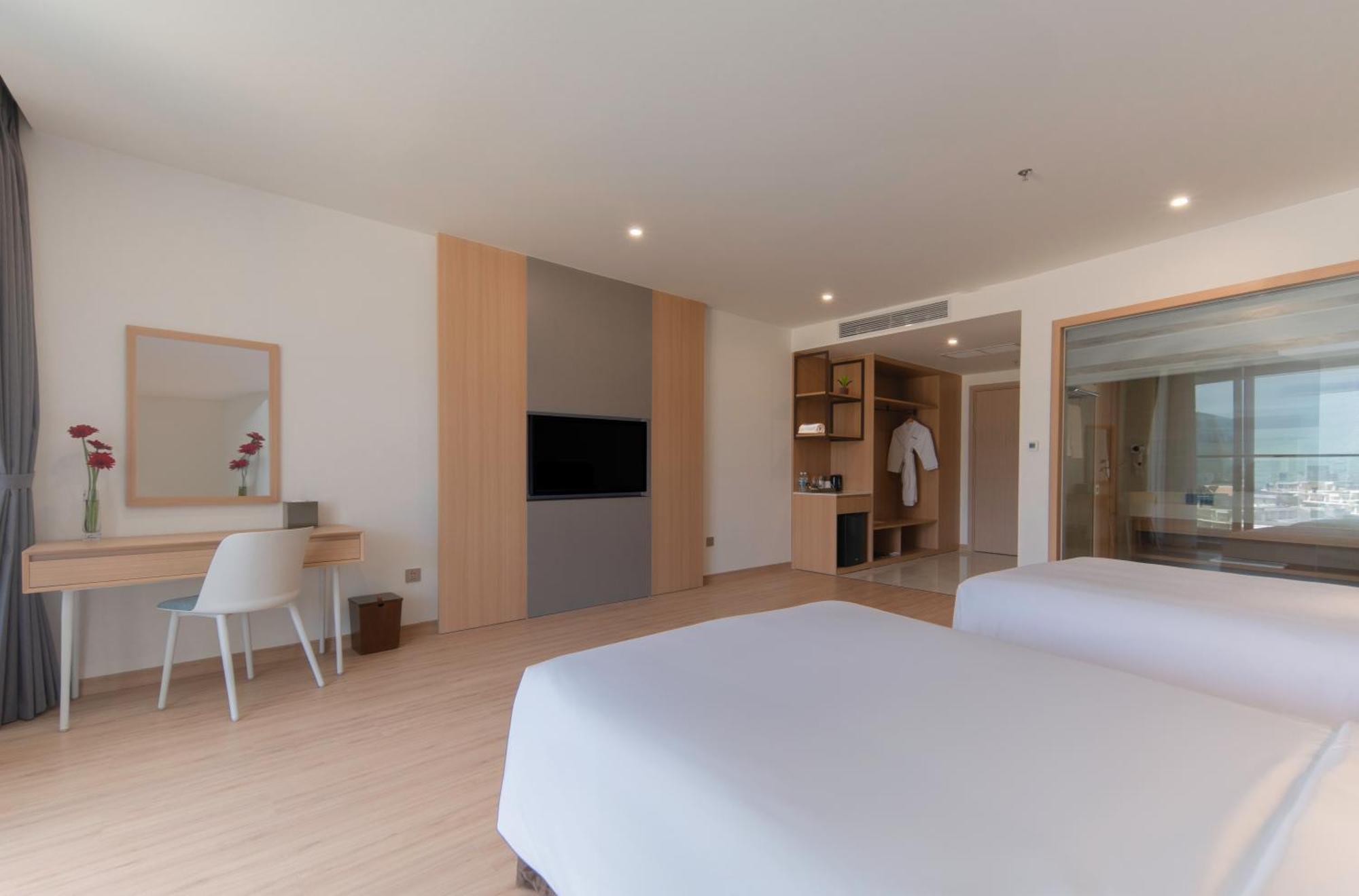 Aquamarine Beachfront Resort & Spa Cam Ranh Exteriör bild