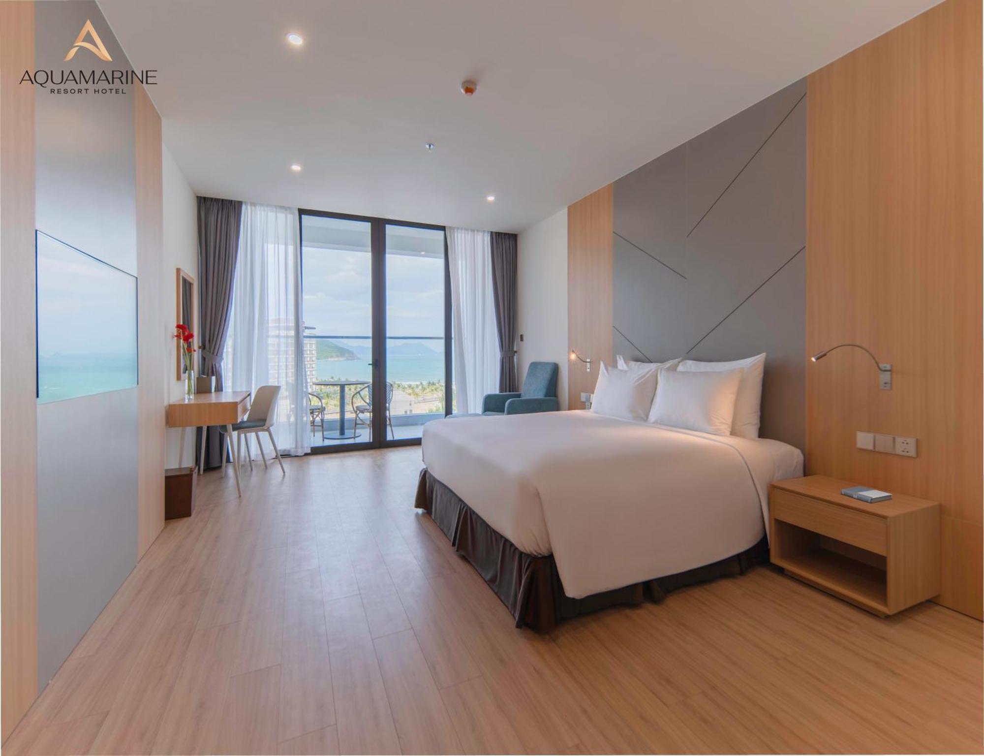 Aquamarine Beachfront Resort & Spa Cam Ranh Exteriör bild