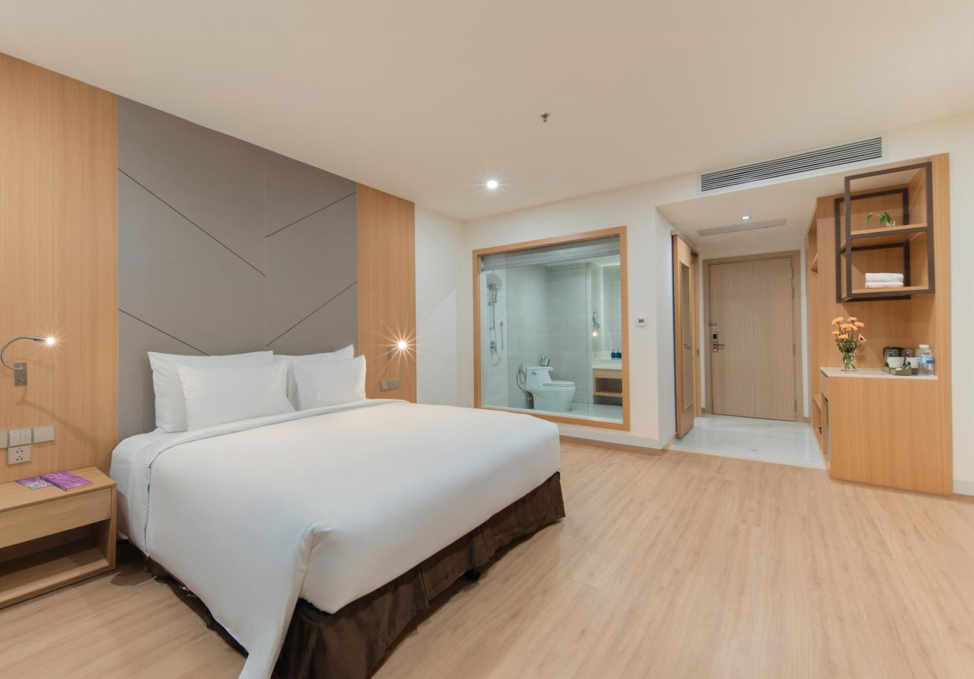 Aquamarine Beachfront Resort & Spa Cam Ranh Exteriör bild